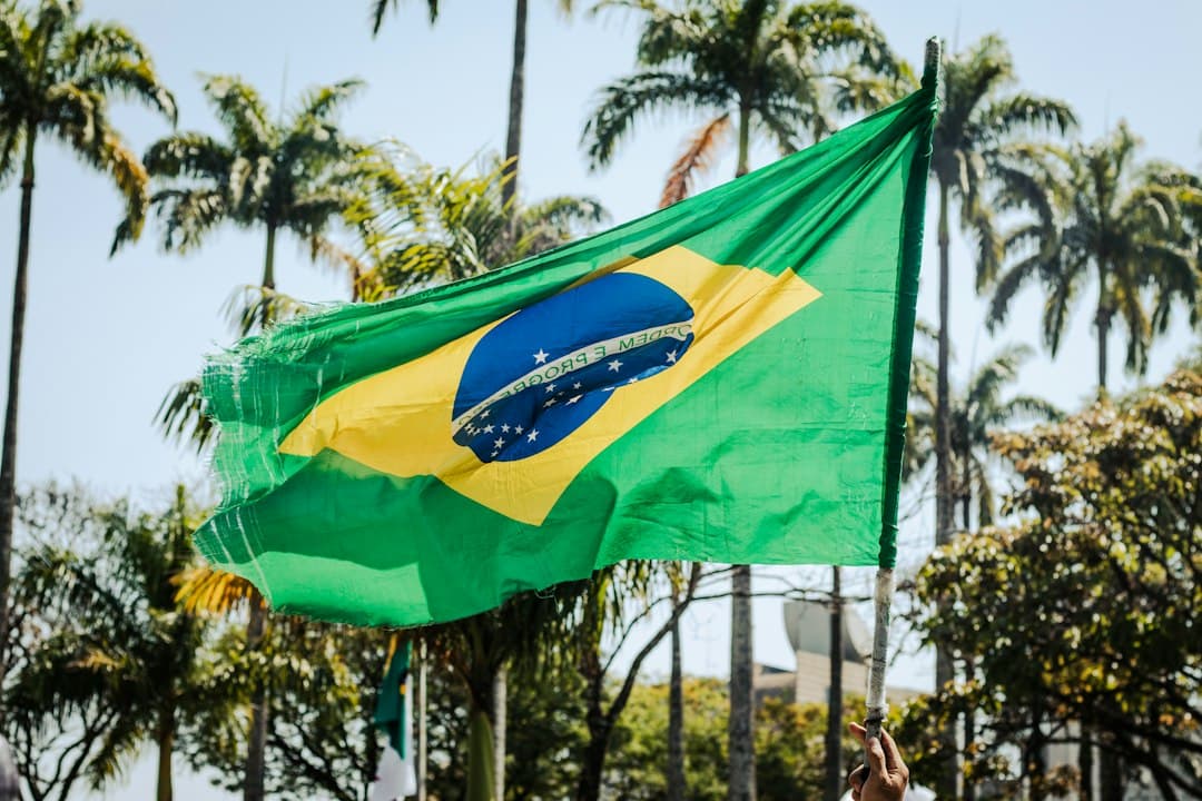 Brasil se perfila hacia balotaje entre Flávio Bolsonaro y Lula